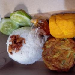 Paket Nasi, Telor, Sambal, Tempe/tahu