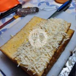 Roti Bakar Premium Rasa Kacang Skippy