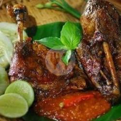 Bebek Bakar Sambal Hitam