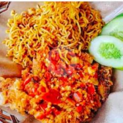 Mie Goreng Telur Crispy   Sambal Penyet