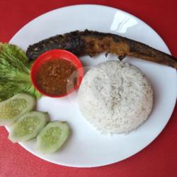 Paket Nasi   Pecel Lele   Sambel   Lalap