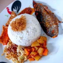 Nasi Campur Ikan Tongkol