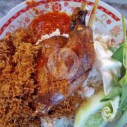 Nasi Ayam Goreng (dada/paha/sayap)