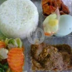 Nasi Kotak Rendang   Telor