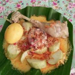 Lontong Sambel Goreng Ayam