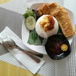 Nasi   Telur Dadar   Lalapan