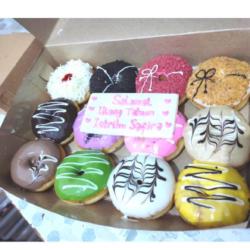 Donat Ultah Papan Coklat Isi 12