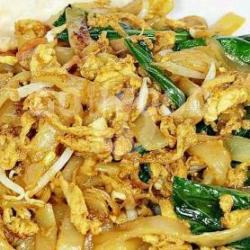 Kwetiaw Goreng / Kuah Ayam Telor   Sosis