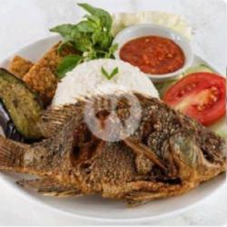 Nasi Penyetan Mujaer