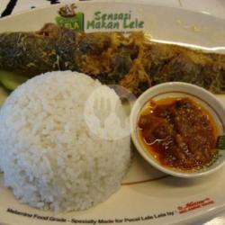 Pecel Lele   Nasi   Sambal Lalapan