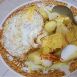 Lontong Kari Ayam Telor Bebek Ceplok / Dadar