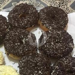 Donut Kampung Tapi Tidak Kampungan