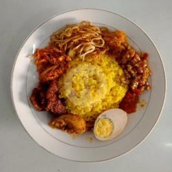 Nasi Kuning Sapi