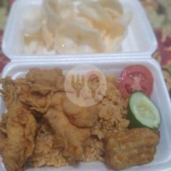 Nasi Goreng Sosis   Ayam Crispy