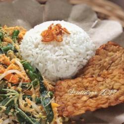 Nasi Urap Telor Balado