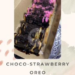 Pisang Lumpia Choco Strawberry-oreo