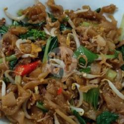 Kwetiaw Goreng Ikan Teri