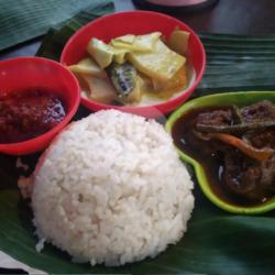 Nasi Ayam Semur   Sayur Rebung