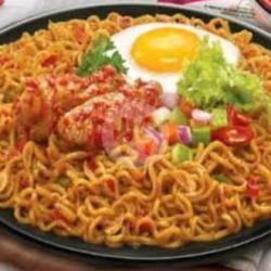 Indomie Goreng Toping Sawi   Telor Ceplok