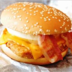 Spesial Burger Crispy Chicken, Egg