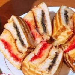 Roti Bakar Selai Dan Coklat/meses