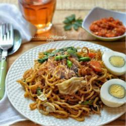 Mie Kuning Telor Goreng Kol