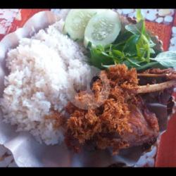 Bebek Goreng Srundeng Nasi