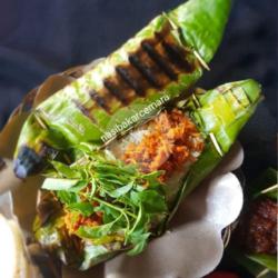 Nasi Bakar Ayam Suwir Pedas Kemangi