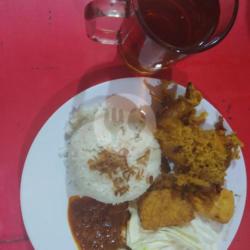 Ayam Kremes   Nasi   Kol Goreng   Teh Tawar Anget