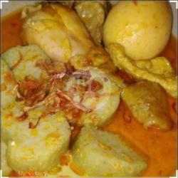 Lontong Sayur Komplit.