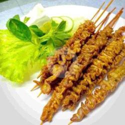 Nasi Lalapan Sate Usus Goreng