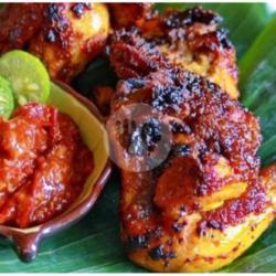 Nasi Ayam Bakar Tahu Tempe Sambel Penyet, Plus Usus