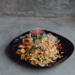 Pad Thai Chicken / Vegetarian / Seafood