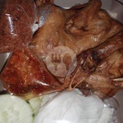 Ayam Ingkung Goreng Serundeng