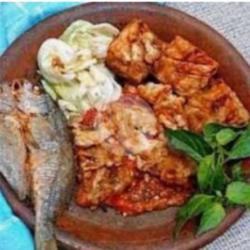 Penyetan Ikan Asin