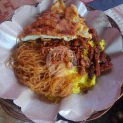 Nasi Kuning   Orek Tempe   Bihun   Telor Dadar