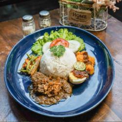 Nasi Lapis Daging