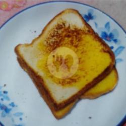 Roti Bakar Isi Srikaya