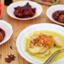 Lontong   Hati Rampela (ayam)