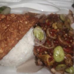 Nasi Ayam Geprek Sambel Cumi Pete