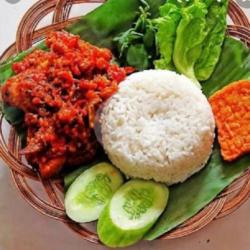 Paket Nasi Ayam Geprek Free Es Teh