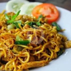 Chicken Fried Noodles / Mie Goreng Ayam