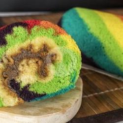 Bolu Gulung Rainbow