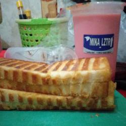 Roti Bakar Kacang Dan Minuman