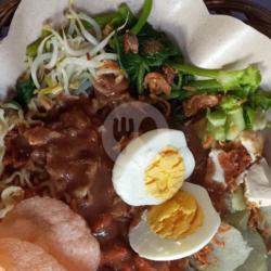 Gado-gado Mie (telur Rebus)