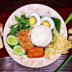 Nasi Pecel  Telor Asin  Peyek