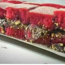 Martabak Red Velvet Kismis Pisang Coklat