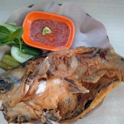 Lalapan Patin Goreng