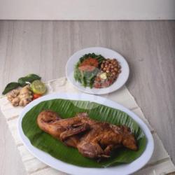 Bebek Betutu Bakar (1/2 Ekor)