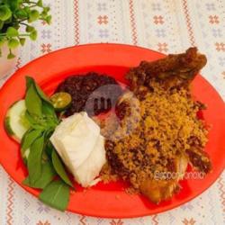 Nasi Ayam Penyet Plus Es Teh Manis